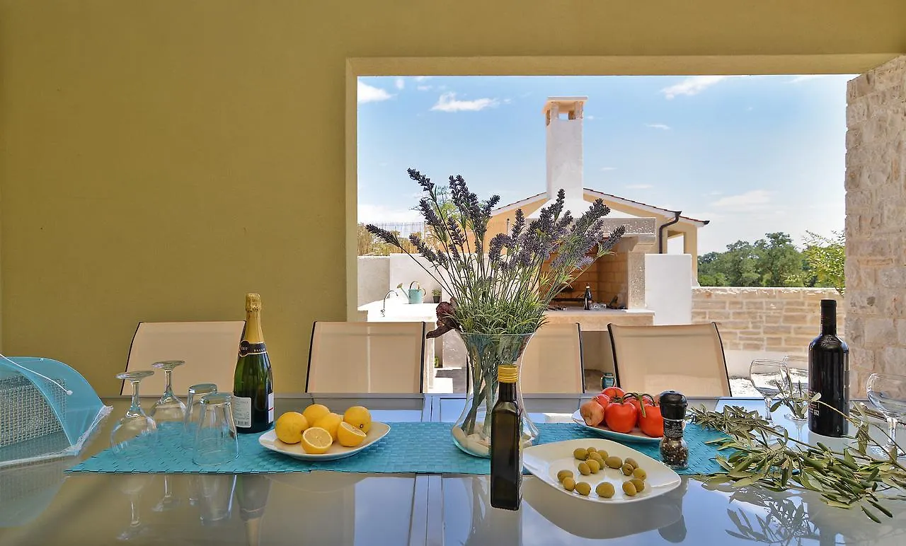 Villa 1519 Žminj Kroatien